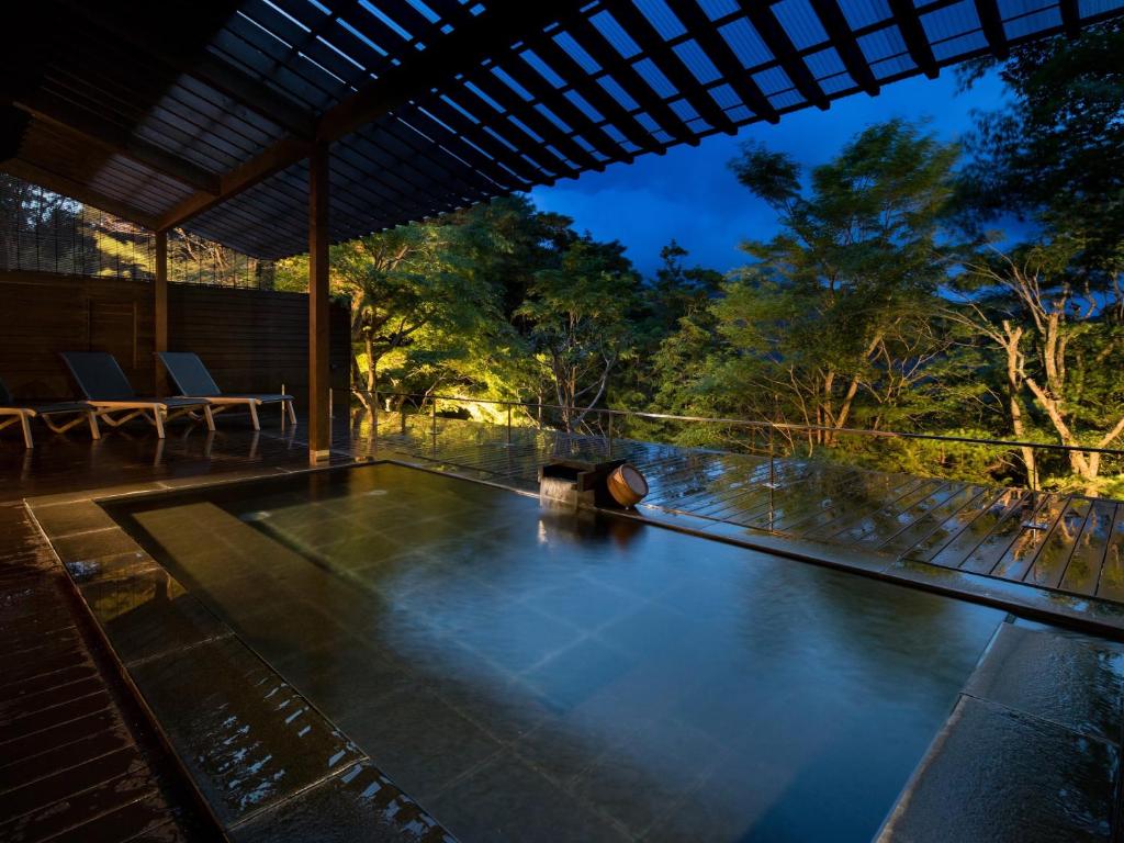 บาร์ โฮเต็ล ฮาโกเน่ (Bar Hotel Hakone Kazan)