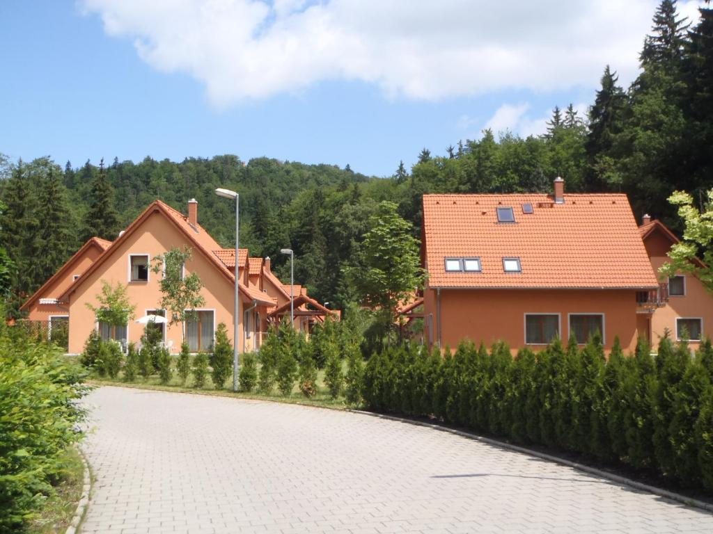 Rezort Bazant — Hotel in Karlovy Vary