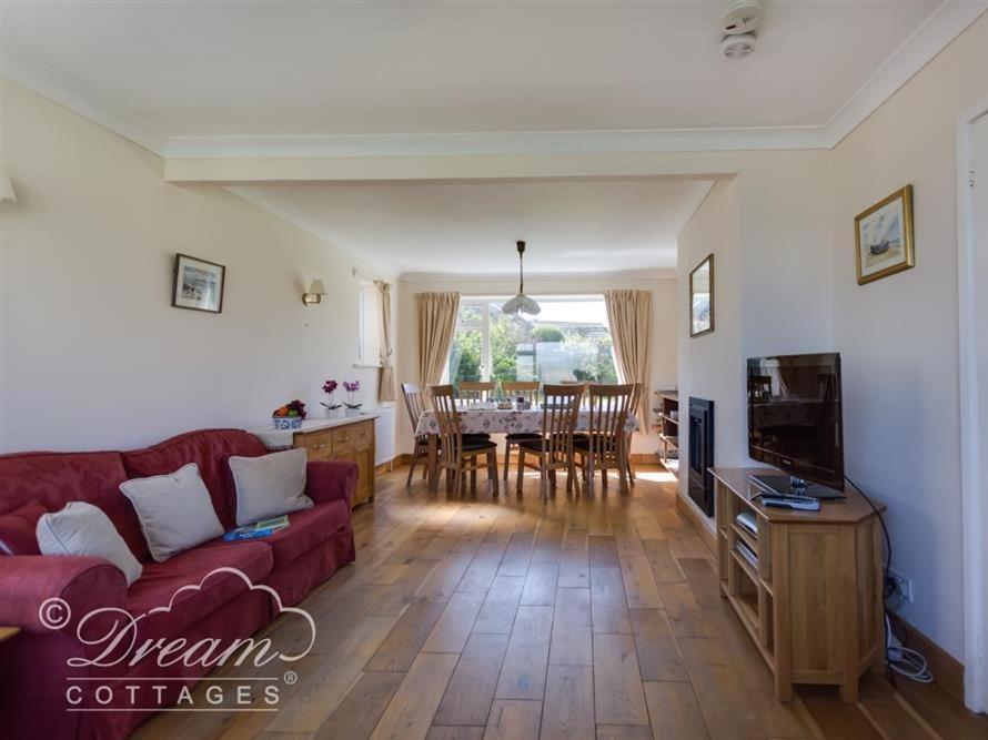Hillview Bungalow, Burton Bradstock photo 2