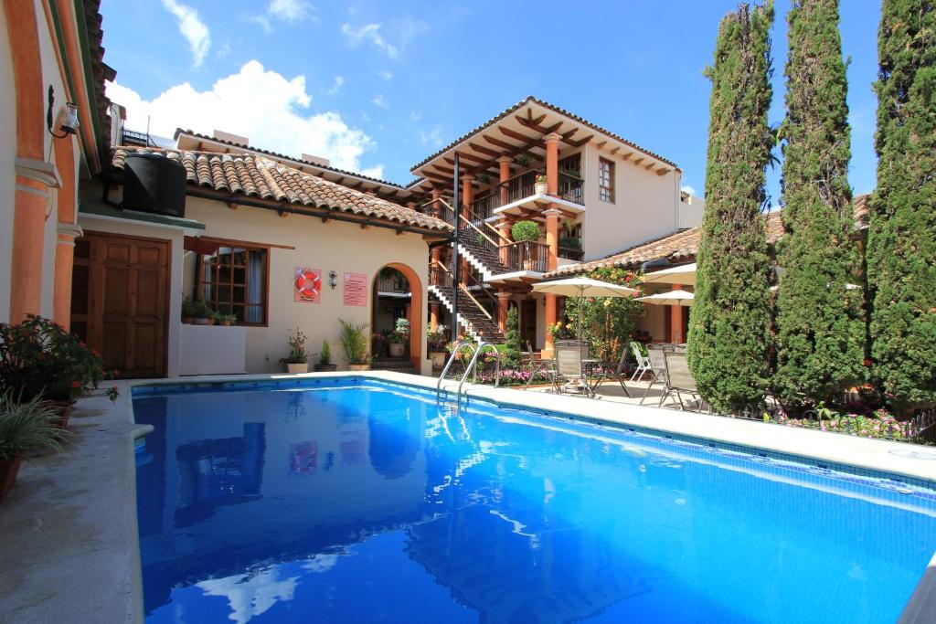 Swimming pool, Hotel La Casa de Mama in San Cristobal De Las Casas
