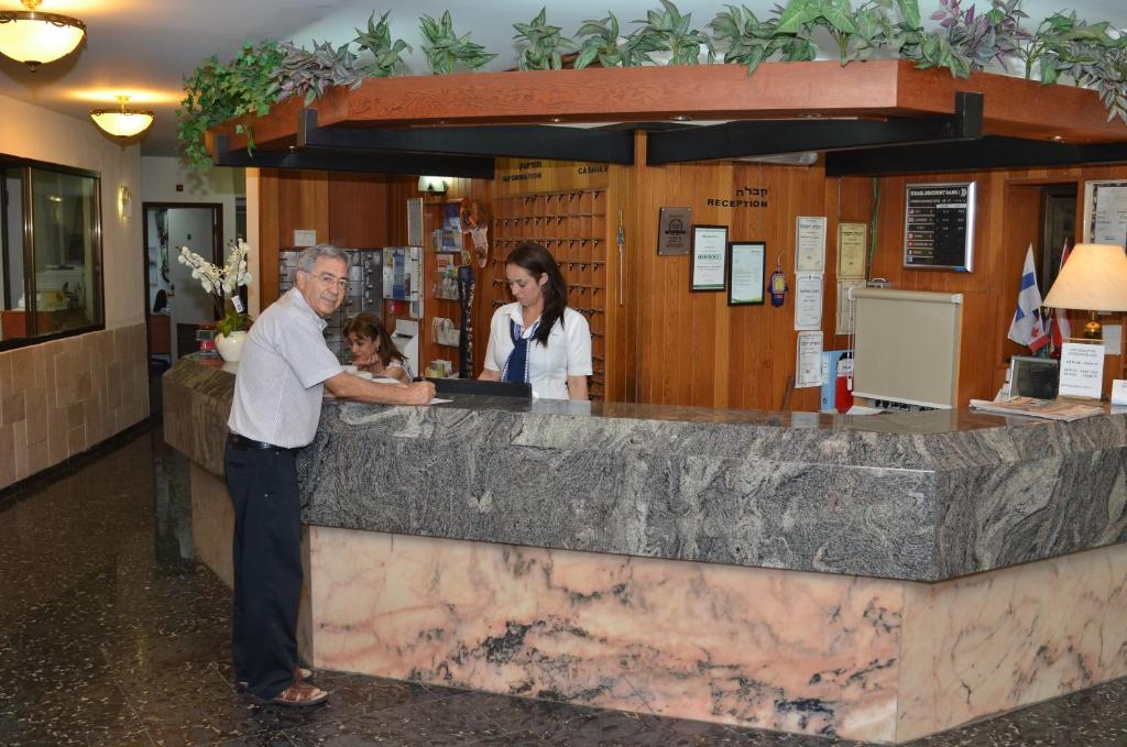 Lobby, Ron Beach Hotel in Tiberias