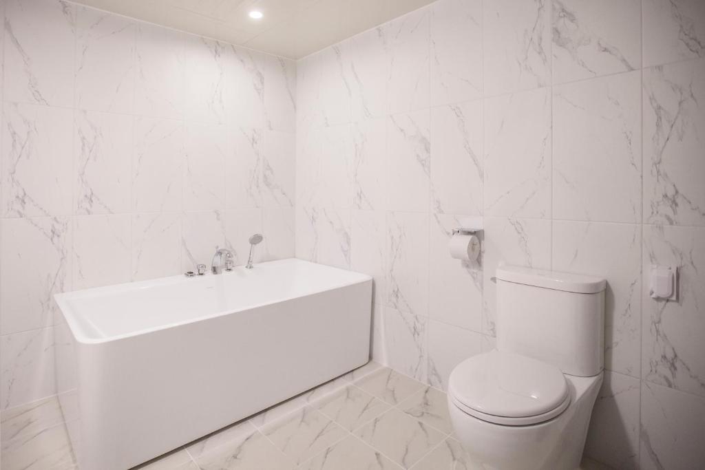 Browndot Hotel Masan Odong photo