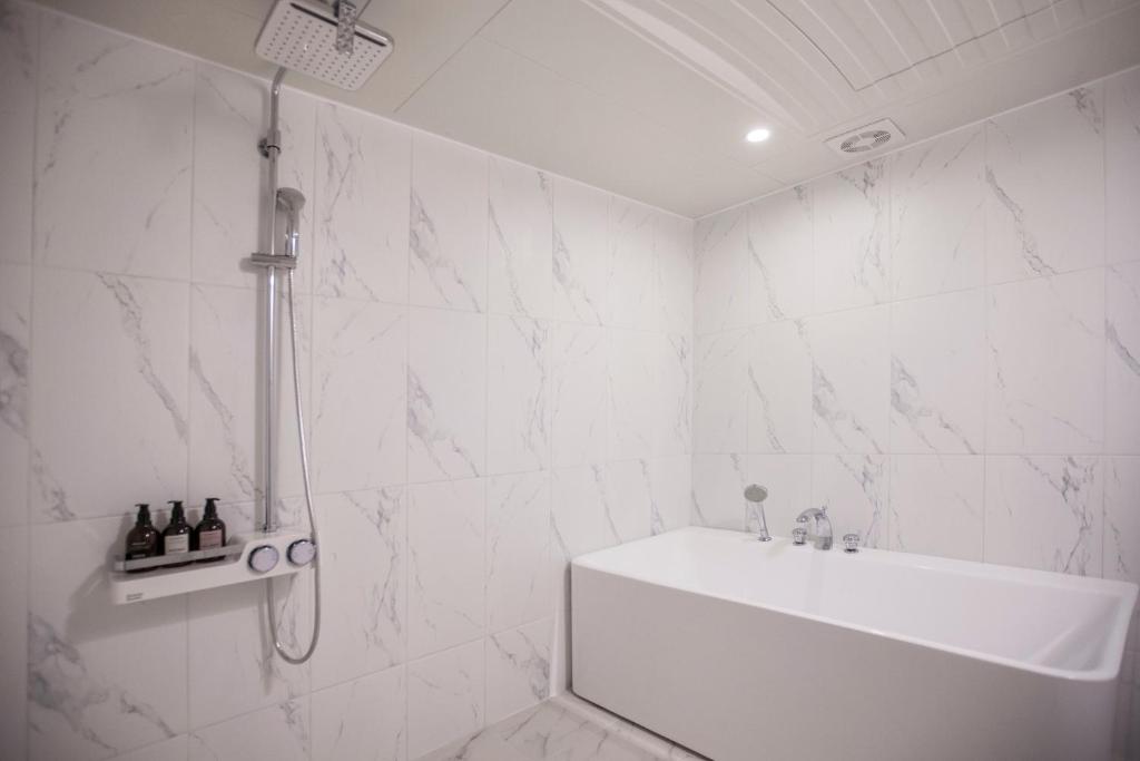 Browndot Hotel Masan Odong photo