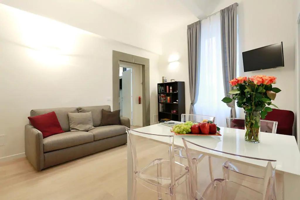 Opera 19 Luxury Apartment - 3
