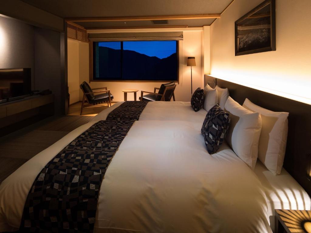 บาร์ โฮเต็ล ฮาโกเน่ (Bar Hotel Hakone Kazan)