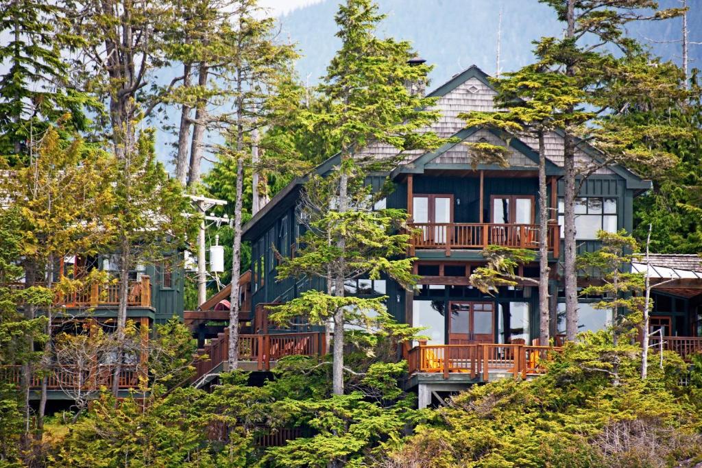 Entrance, Middle Beach Lodge in Tofino (BC)