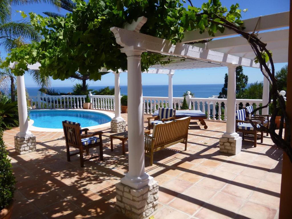 La Perla de Torrenueva — Swimming pool in Mijas, Andalusia