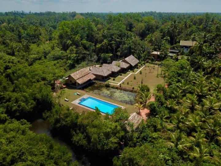 Happy Man Village — Hotel in Bentota