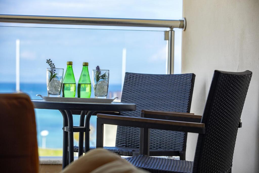 one bedroom apartment in Fig tree bay photo
