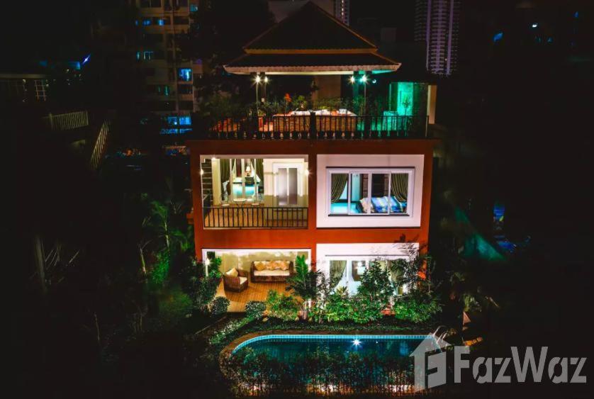 Private Pool & Jacuzzi Villa, Phratumnak, Pattaya - 600m from the beach, 711 nearby, Pattaya South