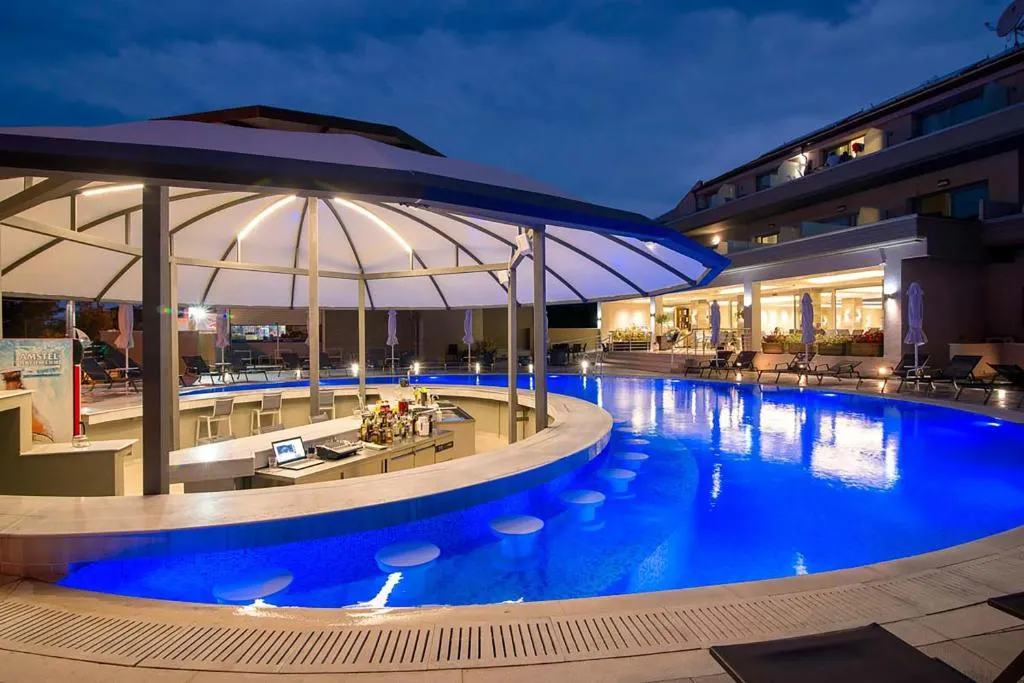 The Dome Luxury, hotel in Limenaria