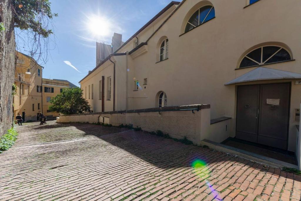 ALTIDO Lovely Flat for 4 near Piazza Corvetto Genoa photo