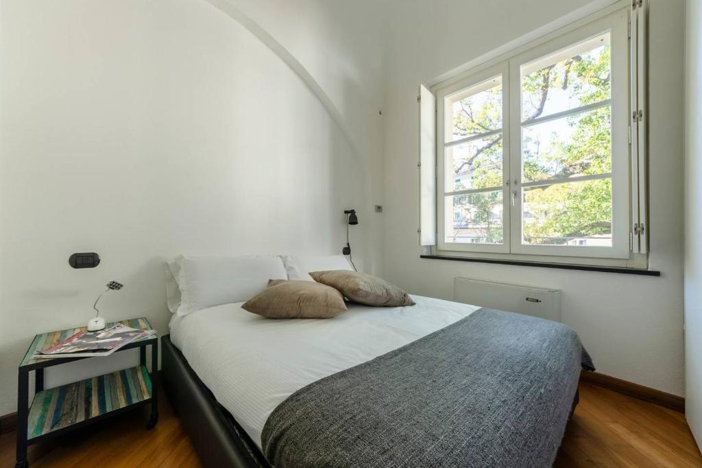 ALTIDO Lovely Flat for 4 near Piazza Corvetto Genoa photo