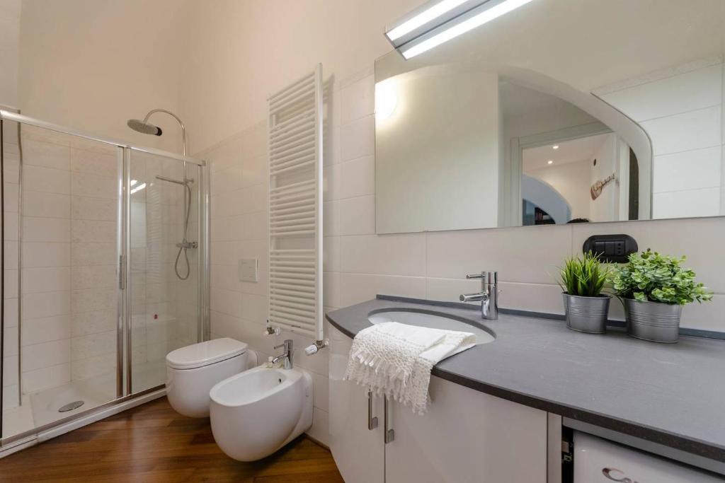 ALTIDO Lovely Flat for 4 near Piazza Corvetto Genoa photo
