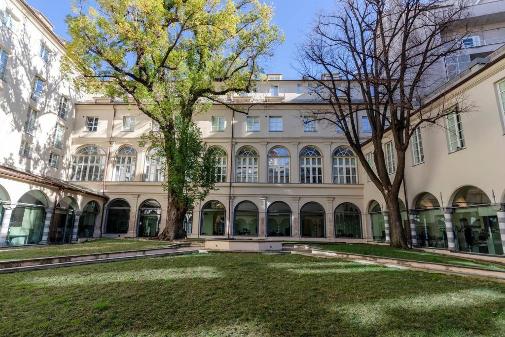 ALTIDO Lovely Flat for 4 near Piazza Corvetto Genoa photo