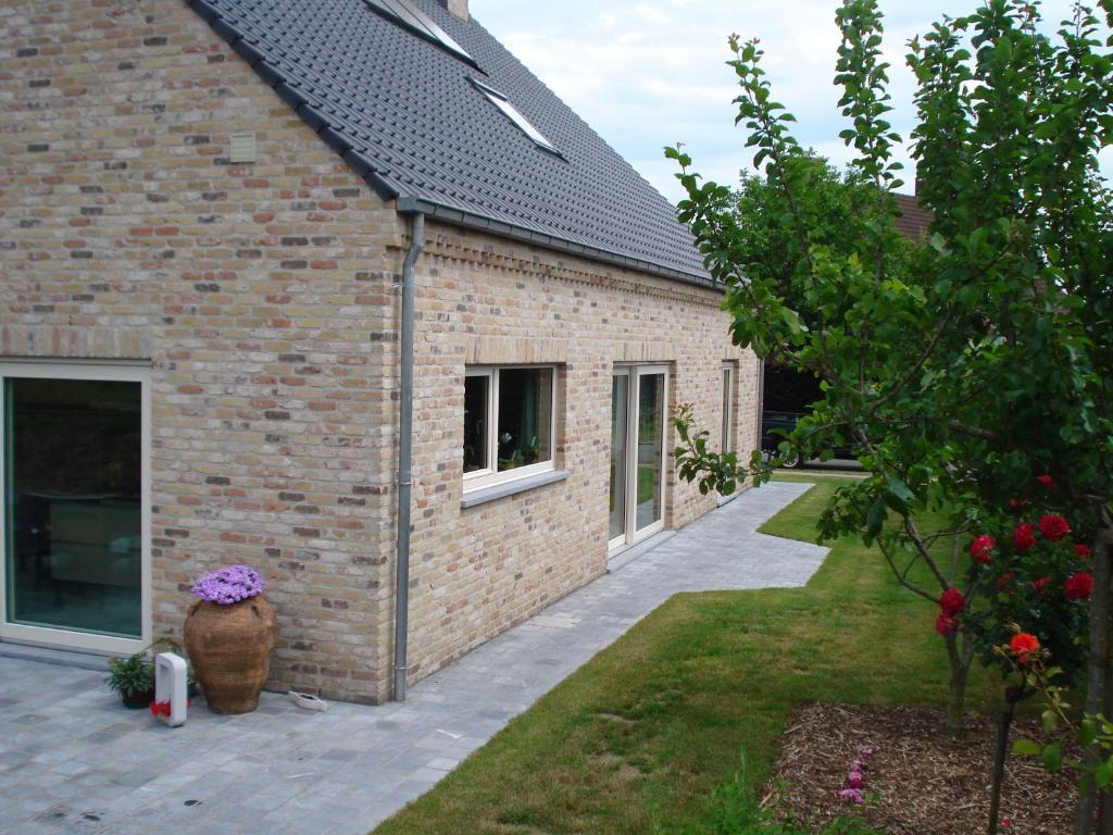 Auro'ra — Hotel in Zedelgem