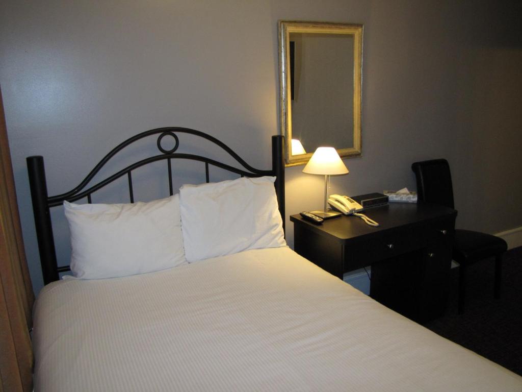 Barclay Hotel photo