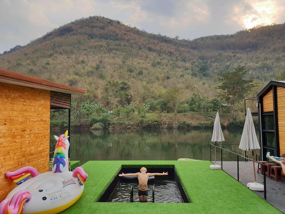 クルーポン ハウス (Krupong House) スイミングプール