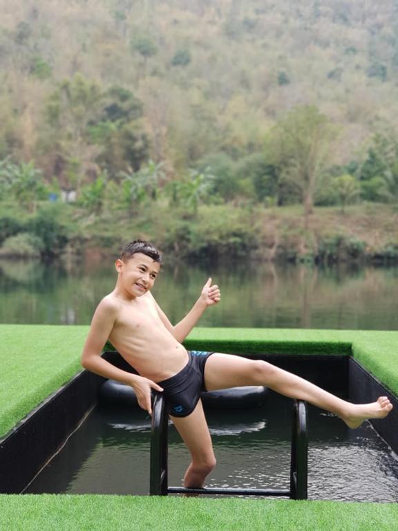 スイミングプール