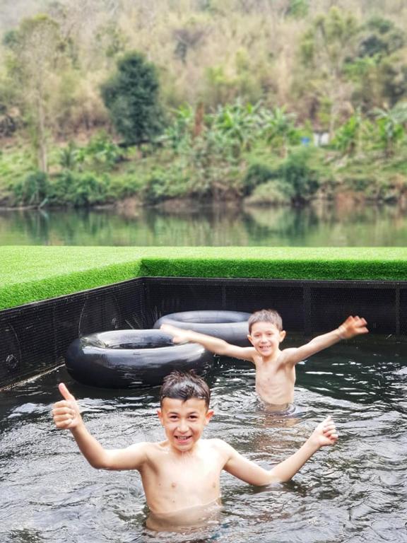 スイミングプール