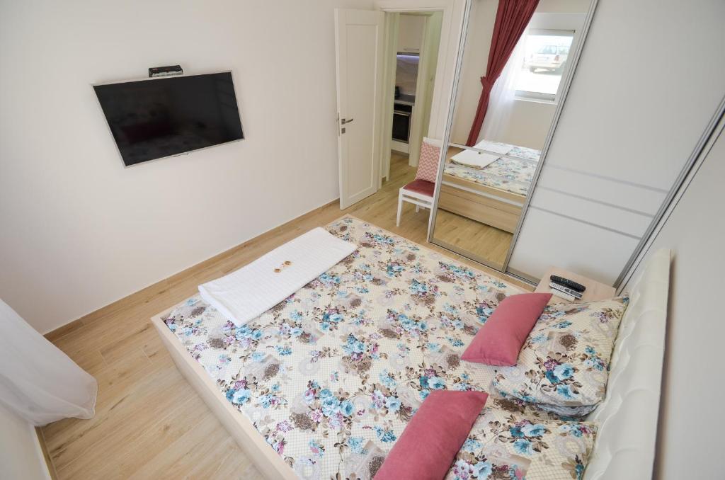Seafront apartment Vujovic photo