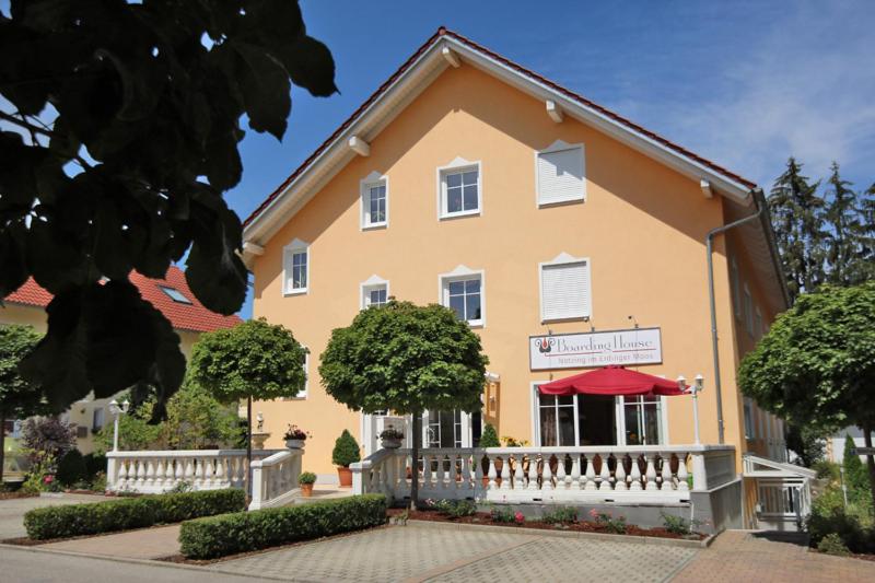 Boardinghouse Notzing, Oberding