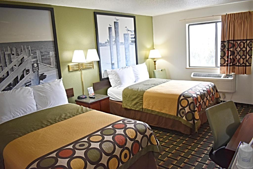 Super 8 By Wyndham Newport News/Jefferson Ave. photo
