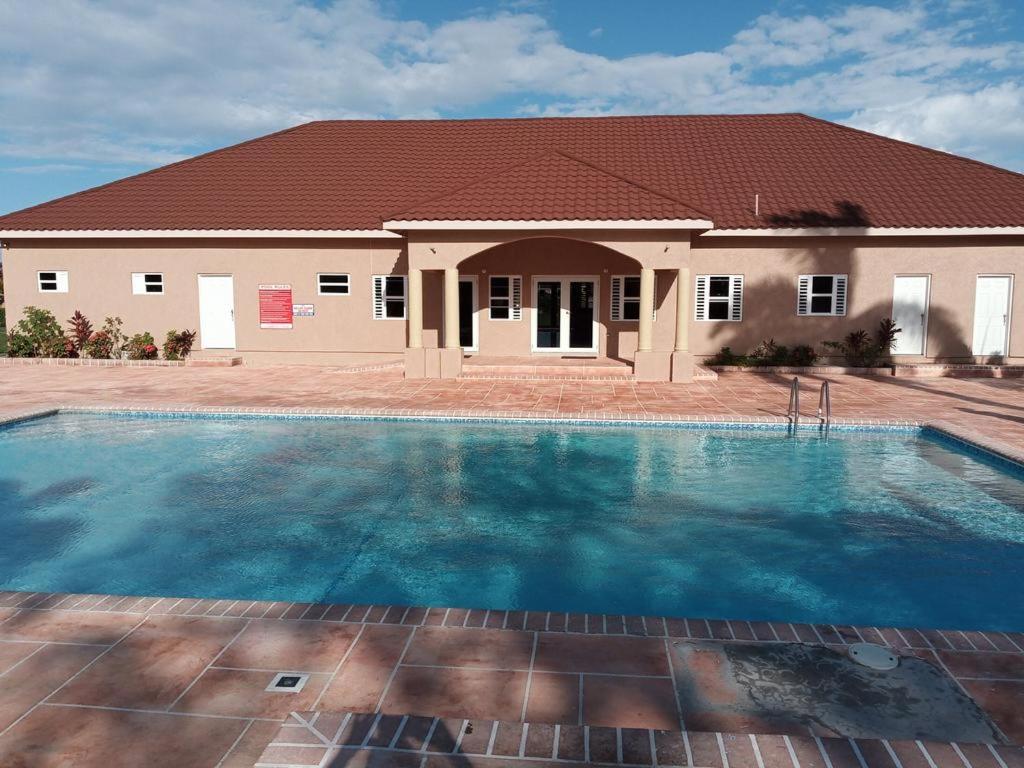 Savannah's Place — Hotel in Ocho Rios