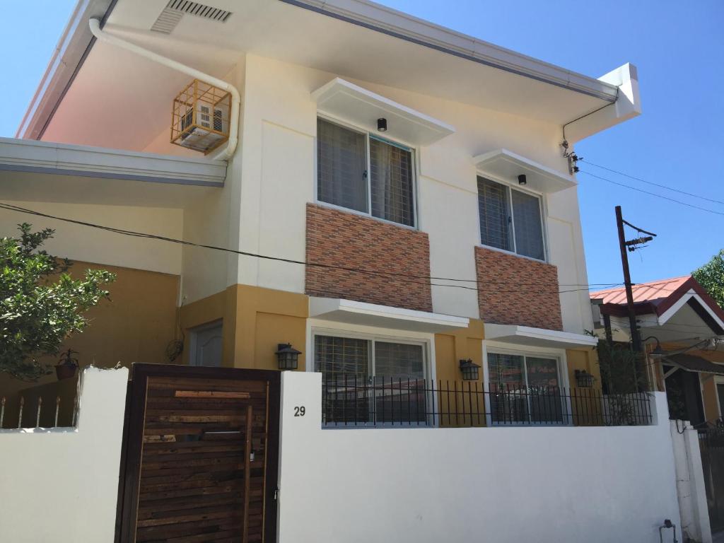 Squareville Subdivision — Hotel in La Union