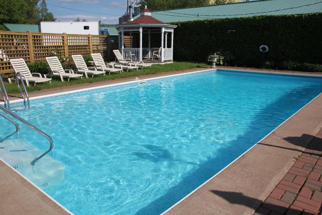Willow Bend Motel photo