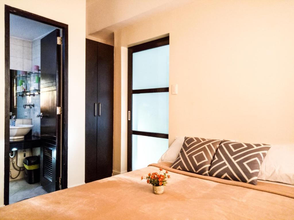 Forbes Area BGC Taguig Manila Entire apartment Deals, Photos & Reviews