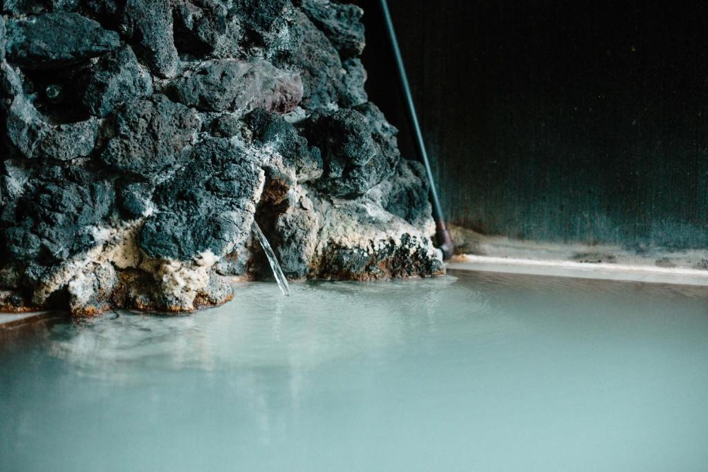 Hot spring bath