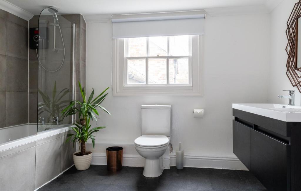 The Historic Gem - Central 3BDR Maisonette photo