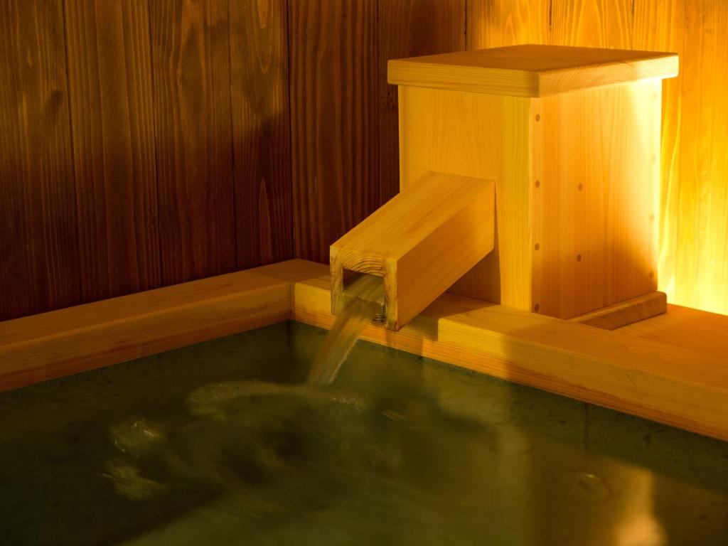 Hot spring bath
