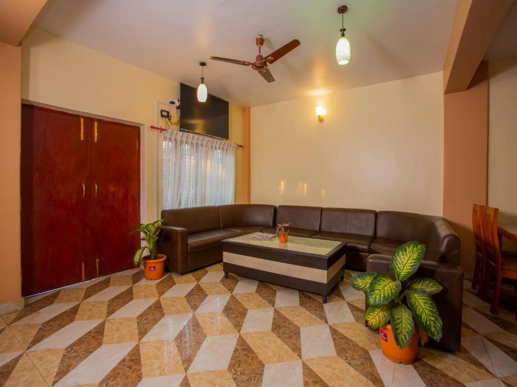 OYO 250 Hotel City Palace photo