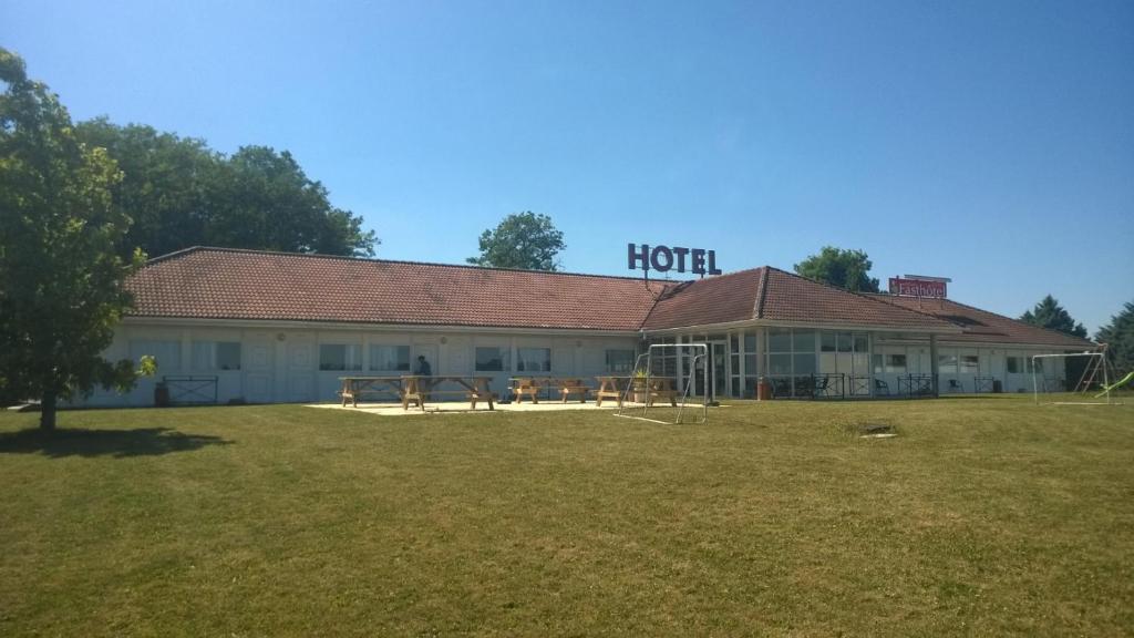 Fasthotel Well inn Macon sud photo