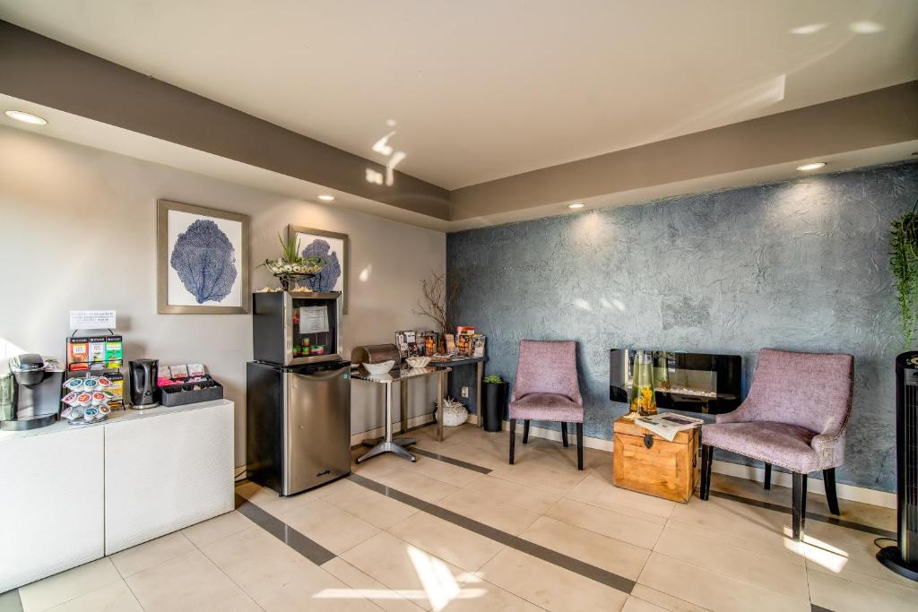 크레센트 베이 인 주변 해변