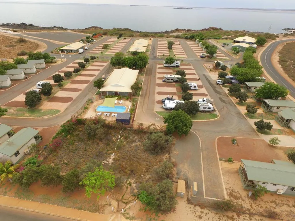 The Cove Holiday Village，位于Point Samson的酒店