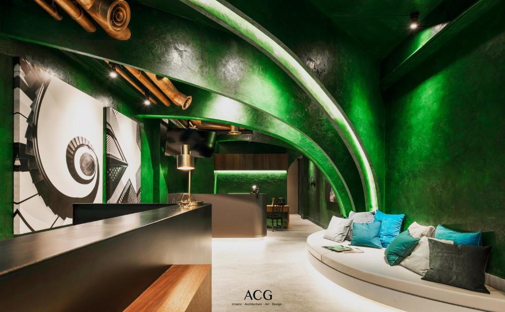 Art Zone 2, Chua-lien