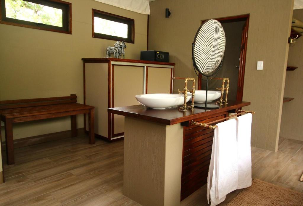 Inzalo Safari Lodge photo