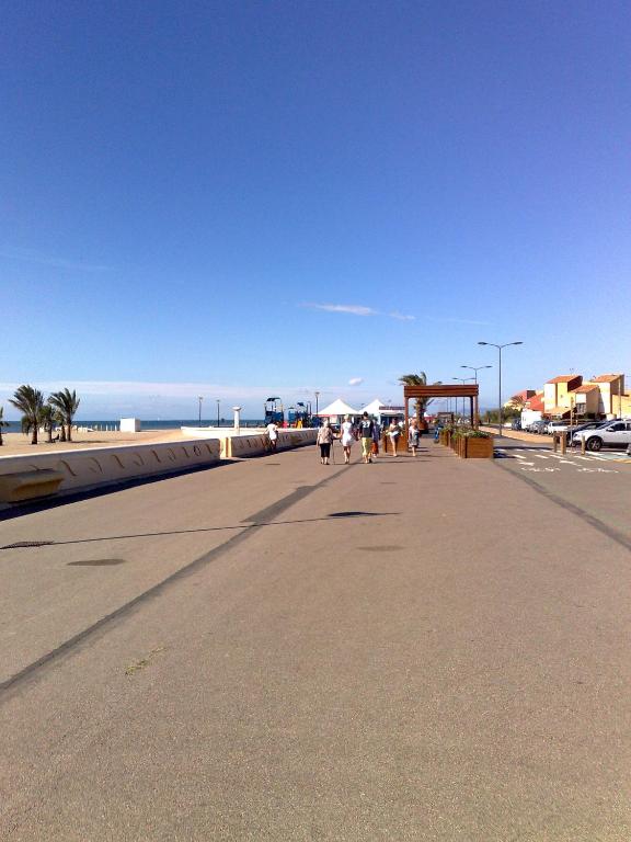 Panoramisch Zicht Op De Middellandse Zee In Narbonne Plage