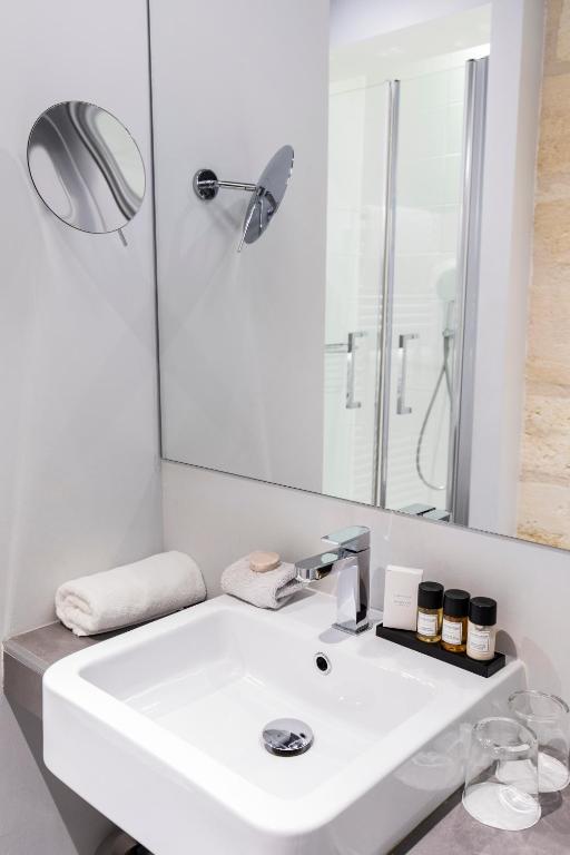 Hotel La Cour Carree Bordeaux Centre photo