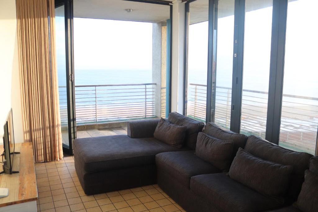 Durban Beach Front SPECTACULAR OCEAN VIEWS - 3 BED photo