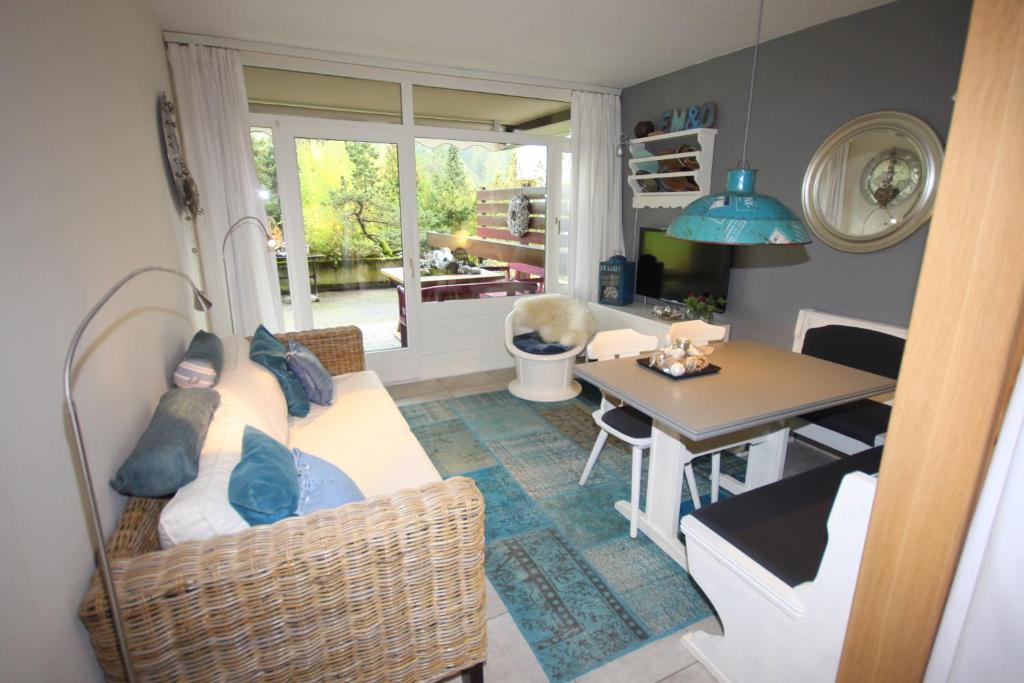 Apartment Blue Jeans - 1