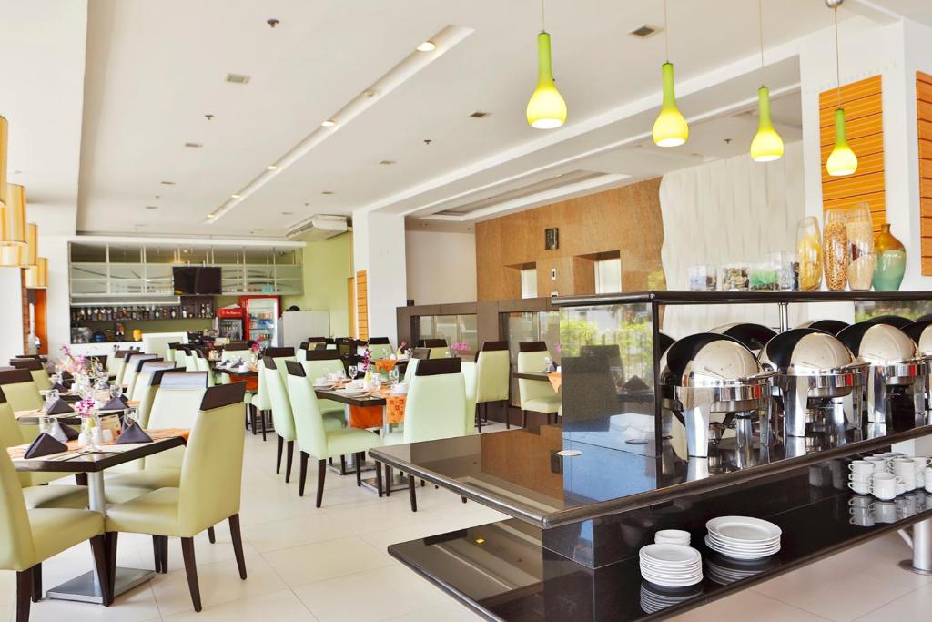 Restaurant, Alpa City Suites Hotel in Cebu
