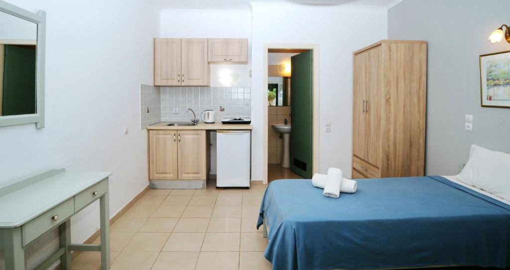 Katia Beach Hotel — Hotel rooms in Kassopei, Ionian Islands