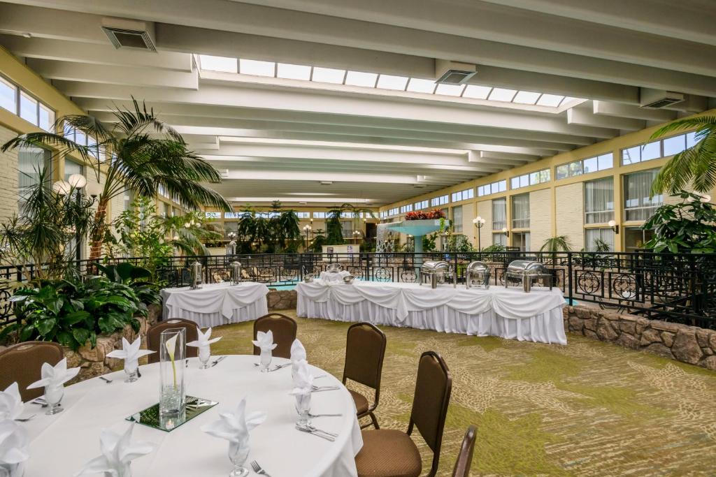 Wyndham Garden Fresno Yosemite Airport Photo 14