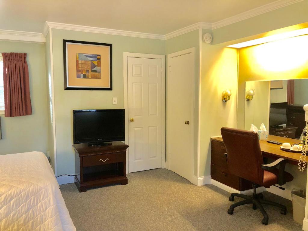 Hyland Motor Inn photo
