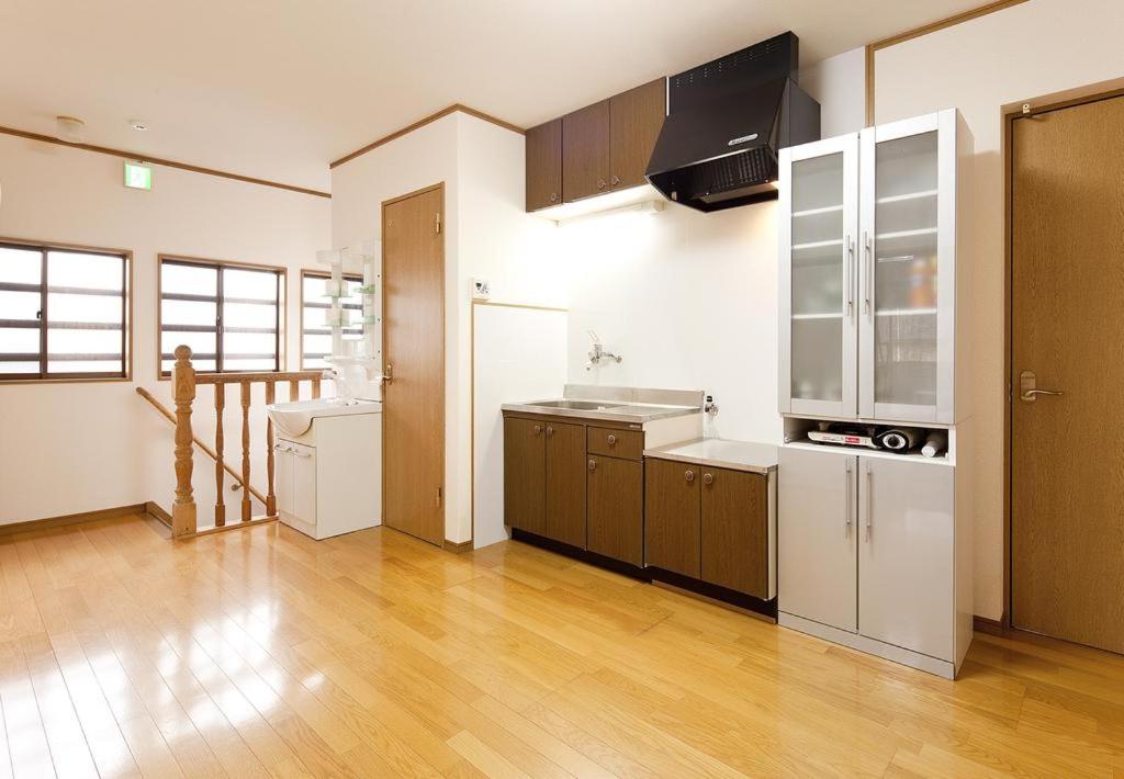 호토빌 게스트하우스 온니 어코모데이트 원 부킹 앳 어 타임 호텔 이미지 2