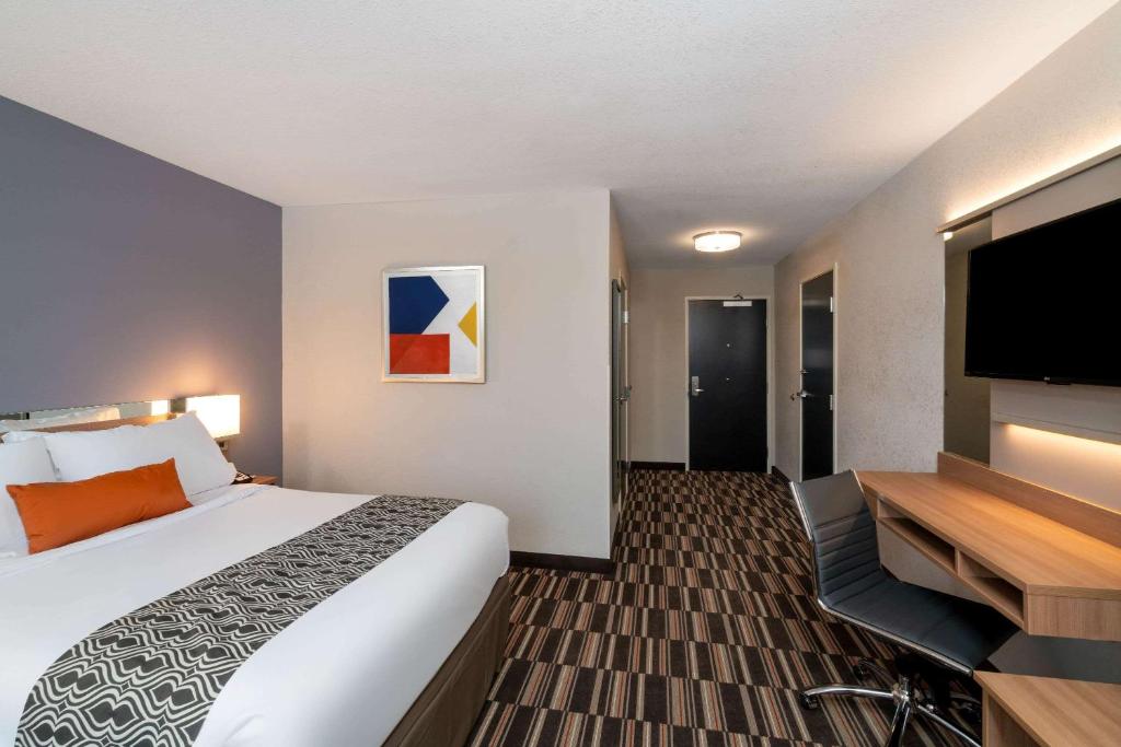 Microtel Inn & Suites by Wyndham Carlisle photo